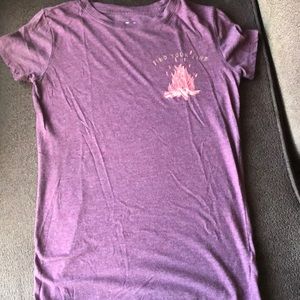 Women’s small maroon t-shirt